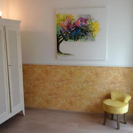 Viscomteaux Bed & Breakfast *